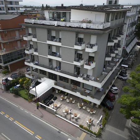 Florida Park Hotel بيلاريا-إيجيا مارينا المظهر الخارجي الصورة