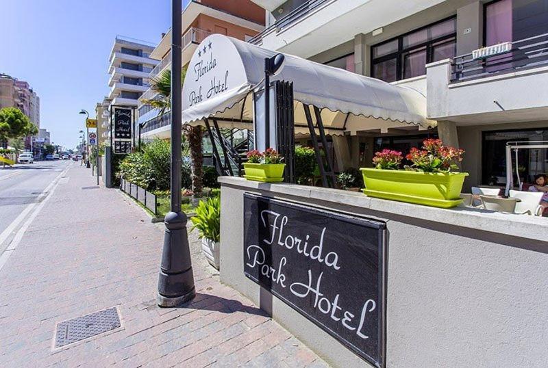 Florida Park Hotel بيلاريا-إيجيا مارينا المظهر الخارجي الصورة